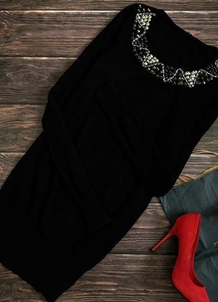 Платье вязаное чёрное с украшением тёплое1 фото