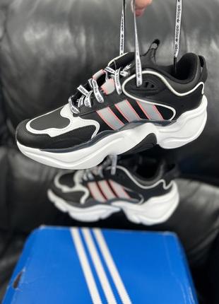 Беговые кроссовки adidas magmur. оригинал.4 фото