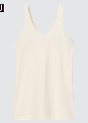 Светлая майка от uniqlo из серии u