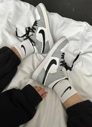 Кросівки nike air jordan1 фото