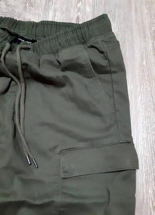 Котоновые брюки с накладными карманами  мужские livergy хакки р 46,.484 фото