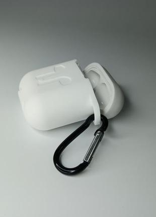 Чохол для airpods 1 / 2 з карабіном щільний силіконовий чохол для навушників білий1 фото