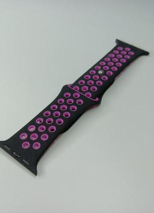 Ремешок для apple watch 38mm/40mm в стиле nike sport band силиконовый браслет черный с фиолетовым4 фото