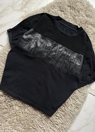 Футболка от calvin klein