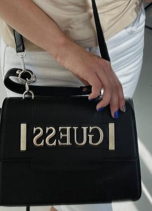 Женская черная сумка с ручкой и ремнем через плечо guess 🆕   кросс боди6 фото