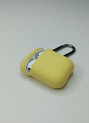 Чехол hand case original для airpods 1 / 2 с карабином плотный силиконовый чехол для наушников желтый2 фото