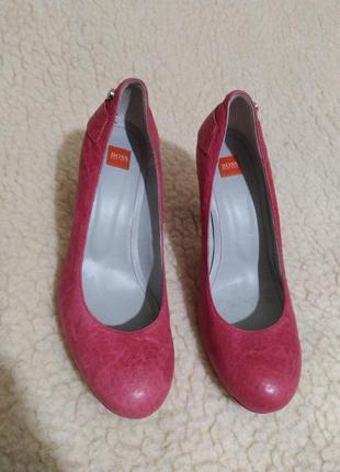 Яркие женские туфли на высоком каблуке hugo boss3 фото