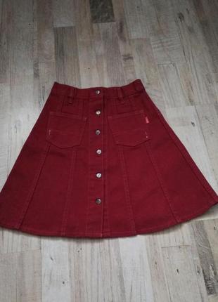 Шикарная джинсовая юбка трапеция на пуговицах бордовая марсала короткая мини5 фото