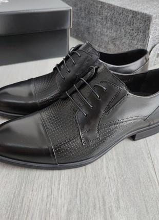 Чорні туфлі дербі ikos 531! комфорт та стиль!