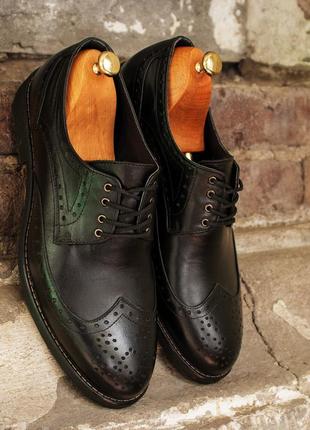 Черные кожаные броги – база в мужском гардеробе. выбирай мужские броги туфли1 фото