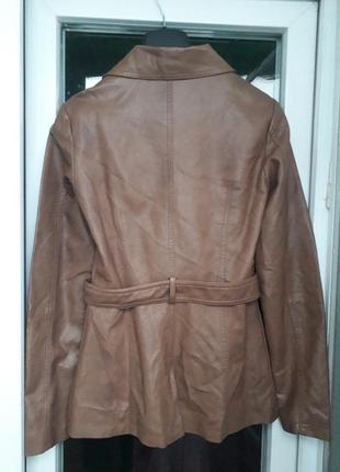 Vero moda коричневая кожанная удлиненная куртка демисезон осень весна5 фото