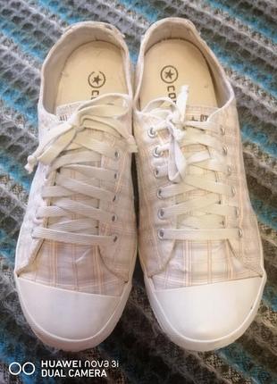 Кеди жіночі.