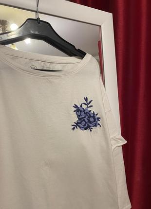 Красивая беленькая блуза с вышивкой, вышиванка, кофточка с рюшиками, s, c&amp;a4 фото