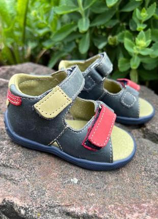 Добротні якісні сандалі du pareil au même /франція/ з натур. шкіри