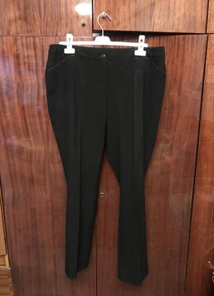 Классические женские брюки чёрного цвета р. 22