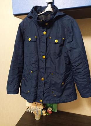 Куртках женская