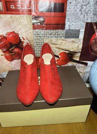 Фирменные красные женские туфли marks &amp; spencer2 фото