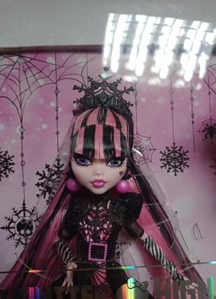 Коллекционная новогодняя кукла дракулаура монстер хай monster high howliday winter draculaura 2022.2 фото