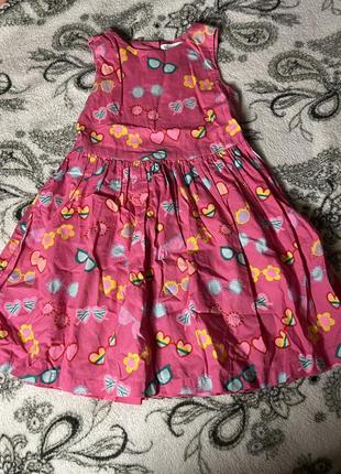 Гарна сукня фірмова проста тканина