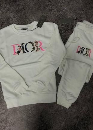 Костюм в стиле dior