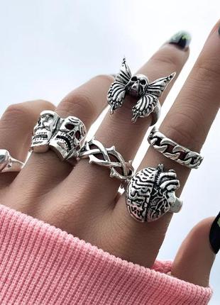 Набір колечок стильні модні трендові колечка кільця перстні каблучки в стилі панк рок хіп хоп готичне колечко іх черепом маскою