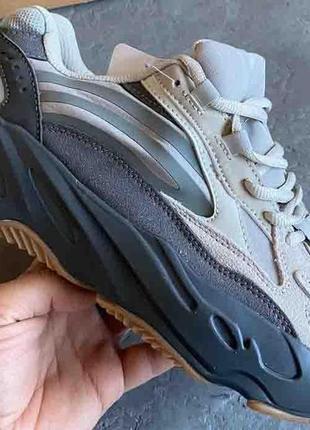 Кроссовки adidas yeezy 700 женские,мужские адидас изи