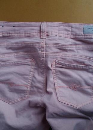 Нежно розовые нюдовые джинсы скинни3 фото