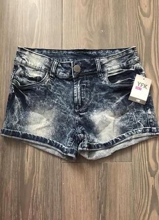 Шорти на дівчинку