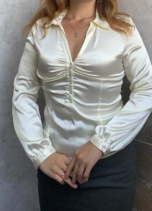 Атласная блуза блузка цвета слоновой кости