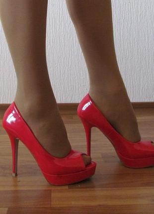 Эффектные туфли женские шпилька лаковые красные стелька 24 см2 фото