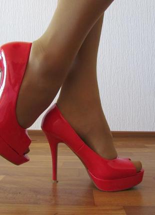 Эффектные туфли женские шпилька лаковые красные стелька 24 см1 фото
