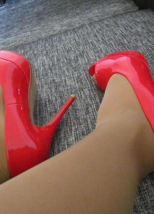 Эффектные туфли женские шпилька лаковые красные стелька 24 см4 фото