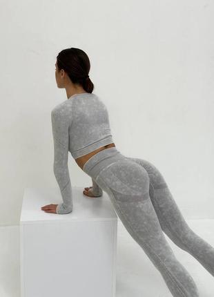 Безшовний фітнес костюм рашгард і лосини пуш-ап варьонки