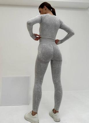 Безшовний фітнес костюм рашгард і лосини пуш-ап варьонки