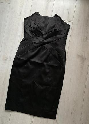 Вечірня чорна сукня міді з оголеними плечима