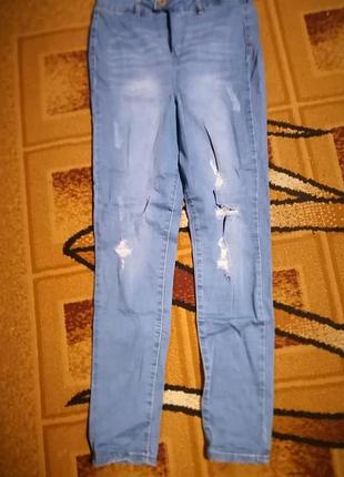 Джинсы женские рваные