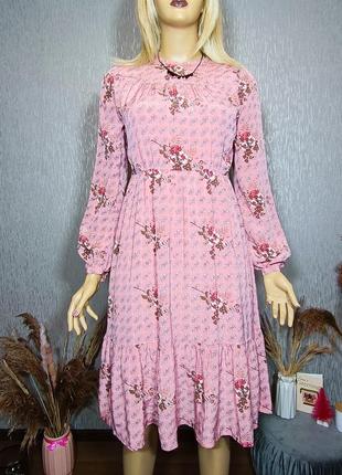 Розовое платье в цветочный принт1 фото