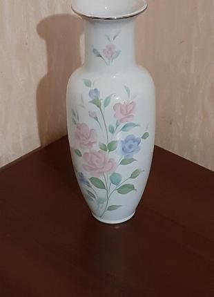 Ваза для цветов.