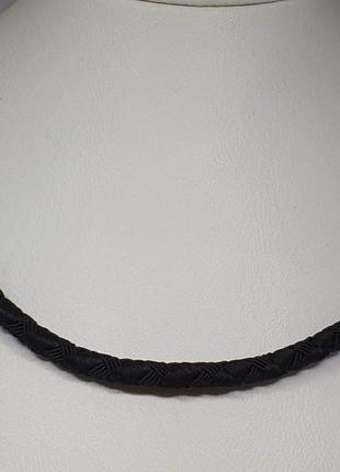 Ювелирный шнурок из текстиля с серебряными вставками. артикул 846/5 60