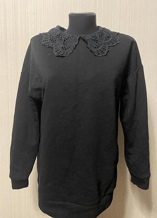 Чёрный свитшот с кружево воротник
