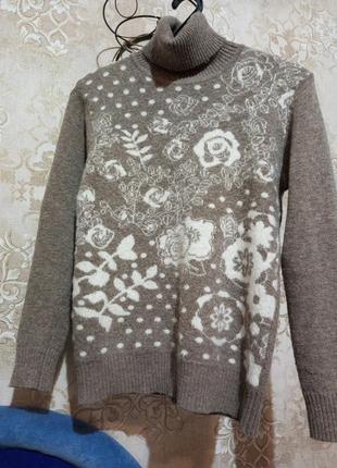 Свитер гольф