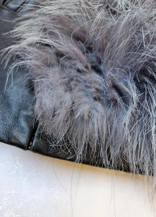 Утеплённая кожаная жилетка натуральный мех лиса чернобурка утеплена шкіряна жилетка натуральне хутро10 фото