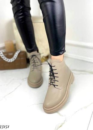 Ботинки зимние. утеплены натуральным мехом