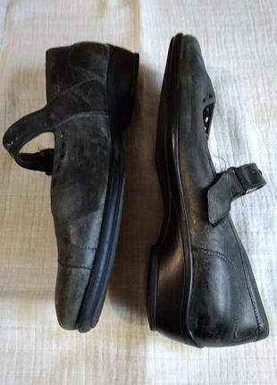 Туфлі шкіряні.