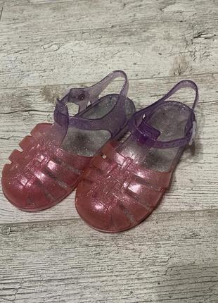 Силиконовые пляжные босоножки кроксы розово-фиолетового цвета размер 28