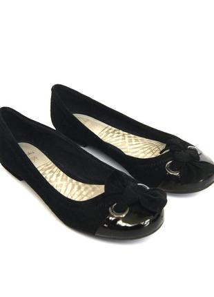 Замшевые балетки clarks