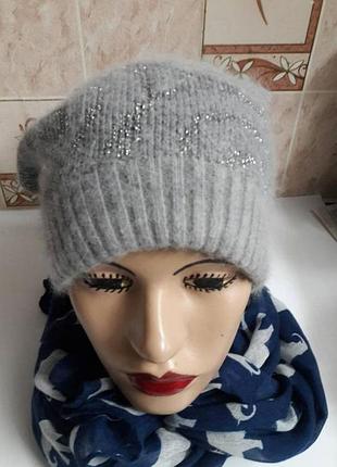 Шапка женская модная бинни