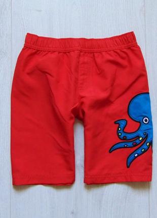 Яркие пляжные шорты для мальчика. m&s.
размер 5-6 лет