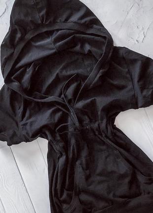 Футболка-топ с капюшоном, глубокое декольте