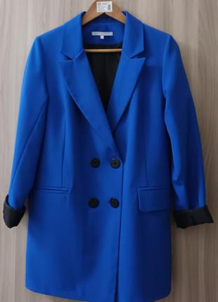 Піджак жіночий бренд zubrytskaya,кольору елекрик.